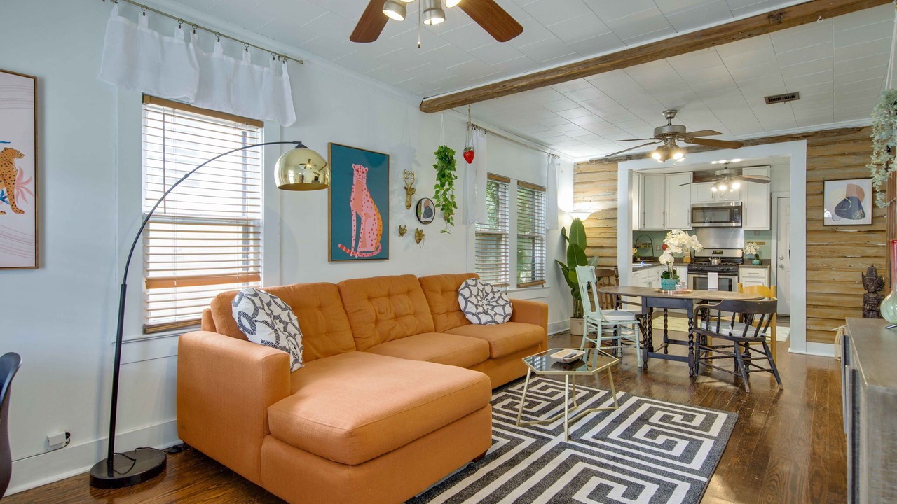 Photo of Livingroom in Freetown - Port Rico
