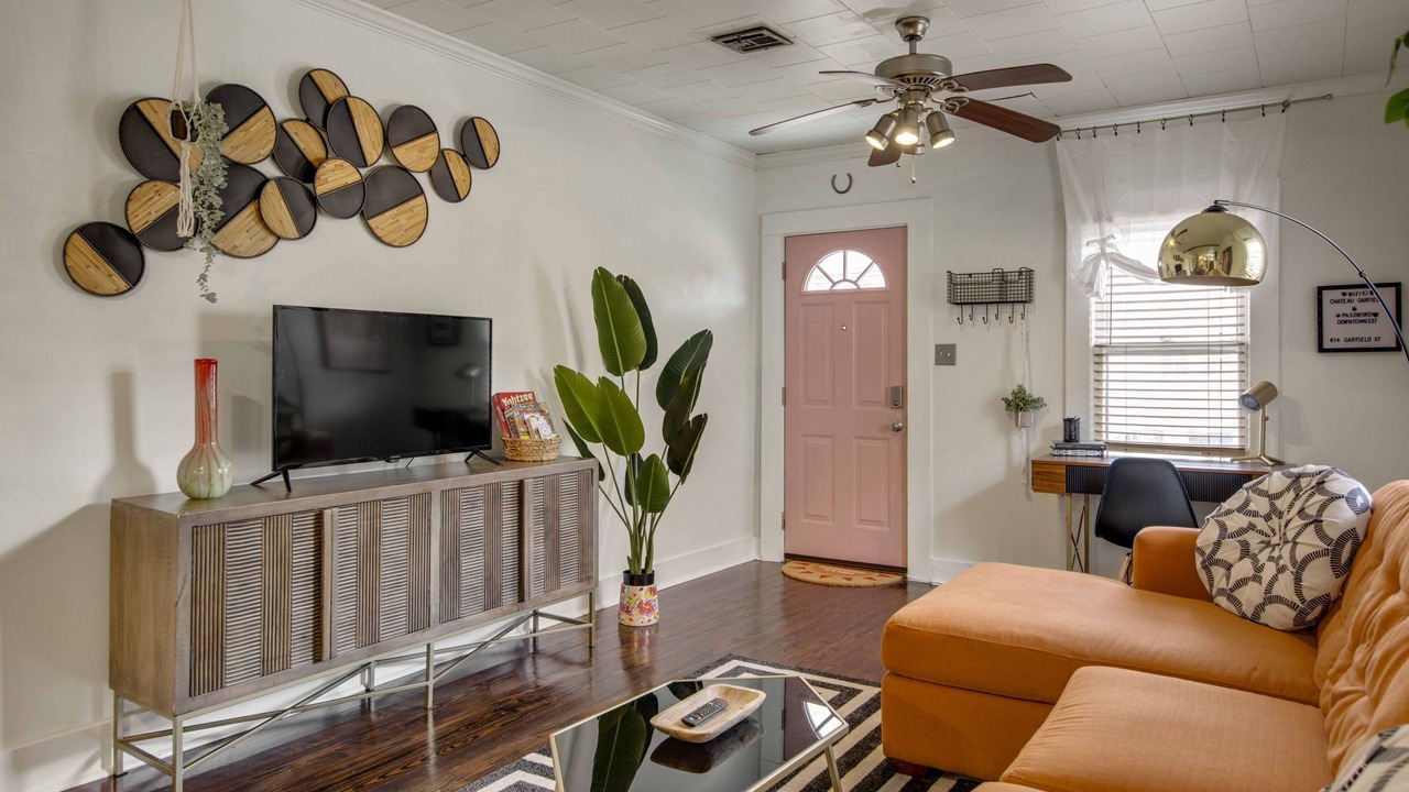 Photo of Livingroom in Freetown - Port Rico