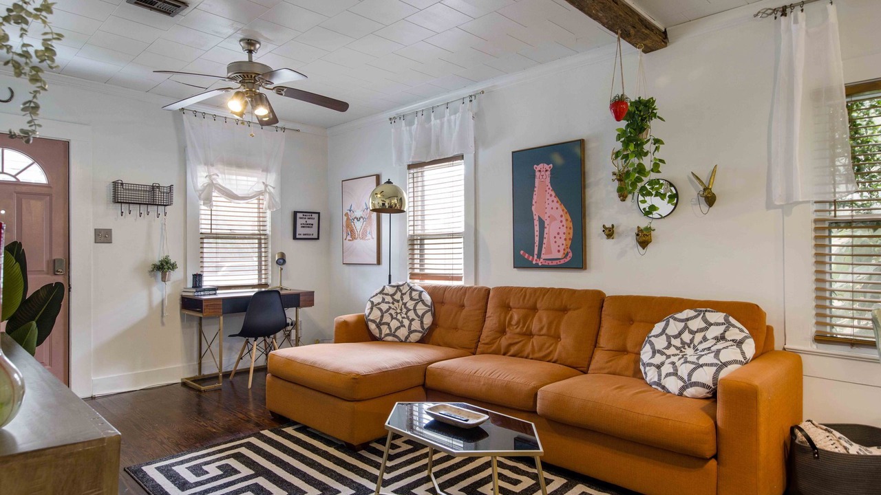 Photo of Livingroom in Freetown - Port Rico