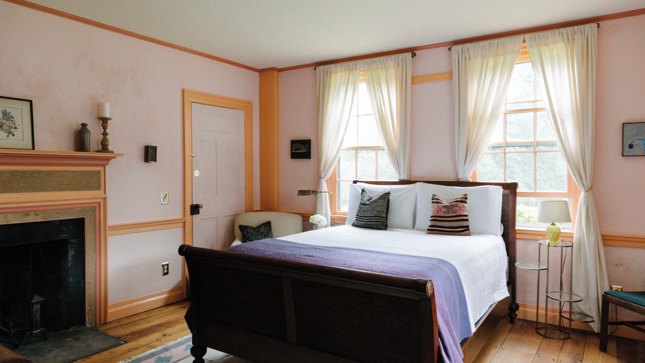 Photo of Bedroom in Old Mystic