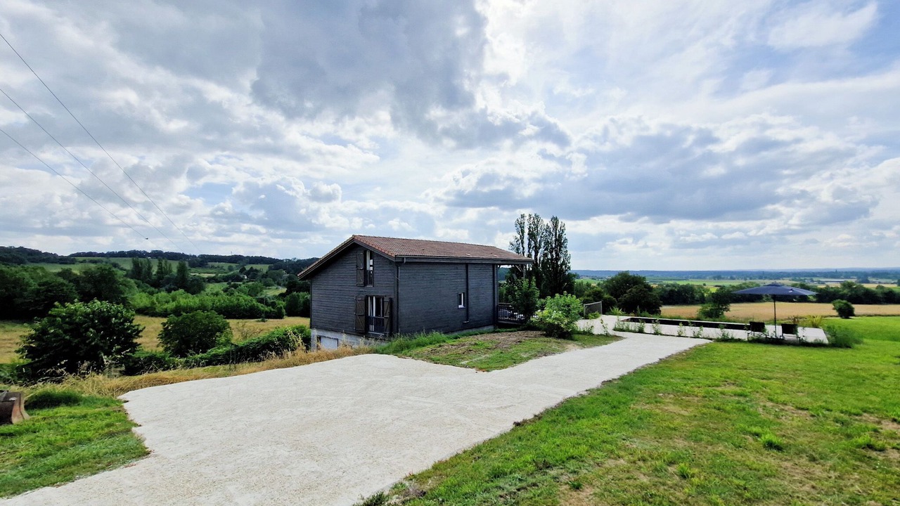 Photo of Outdoor in Saint-Etienne-de-Villereal