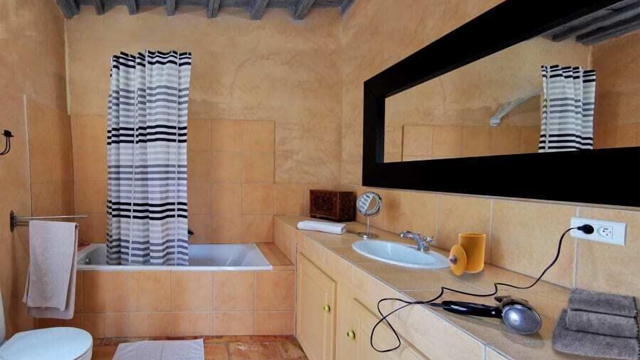 Photo of Bathroom in Laudun