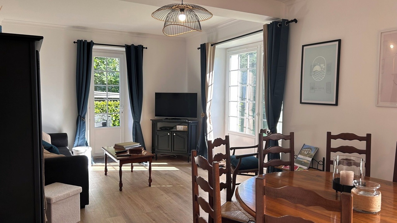 Photo of Others in Sadroc