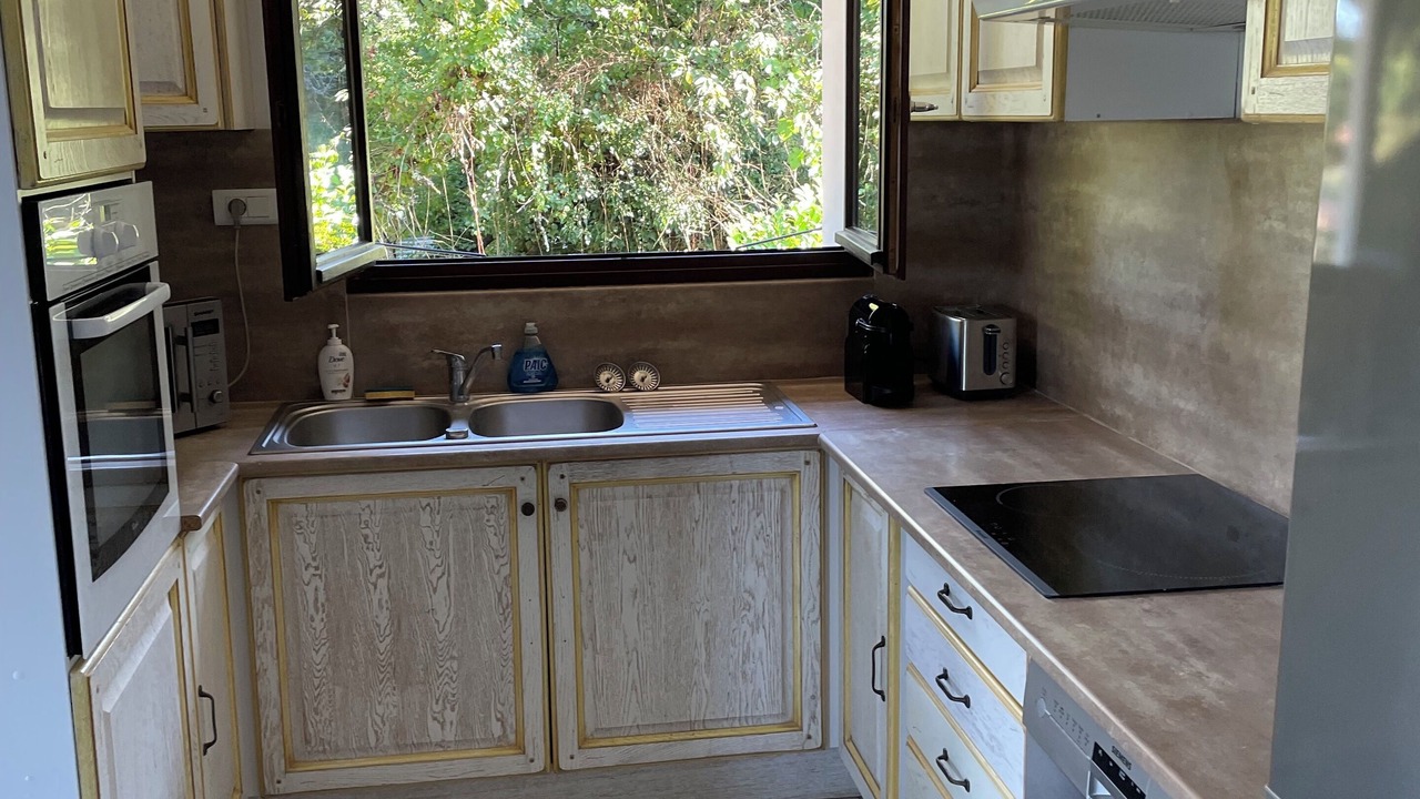 Photo of Kitchen in Saint-Pierre-de-Curtille