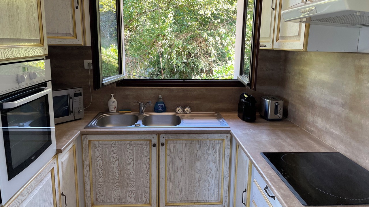 Photo of Kitchen in Saint-Pierre-de-Curtille