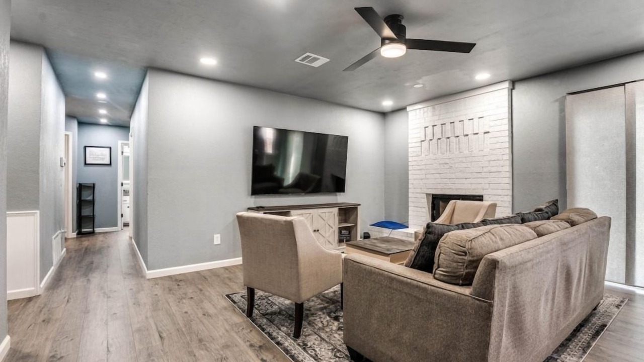 Photo of Livingroom in South Oklahoma City