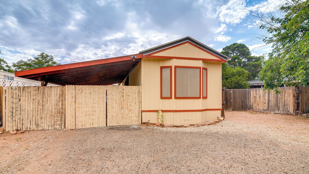 Photo of Outdoor in Page