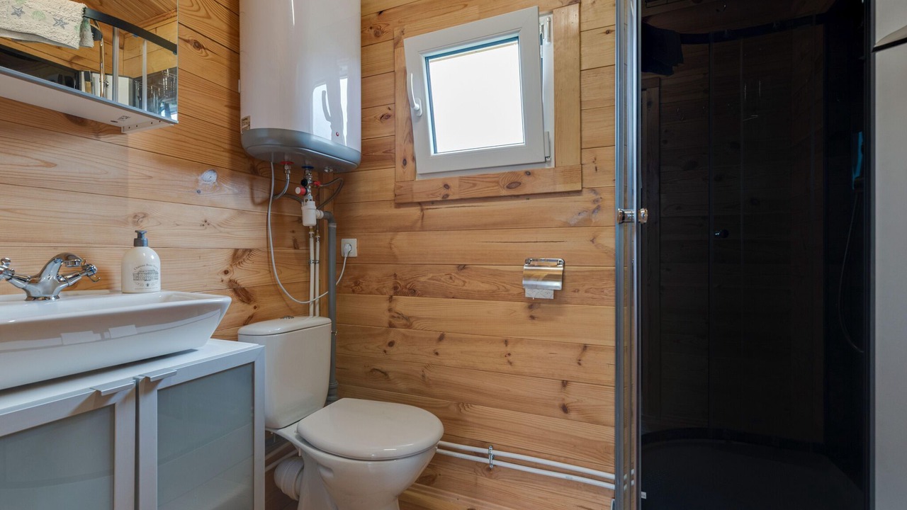 Photo of Bathroom in Egliseneuve-des-Liards