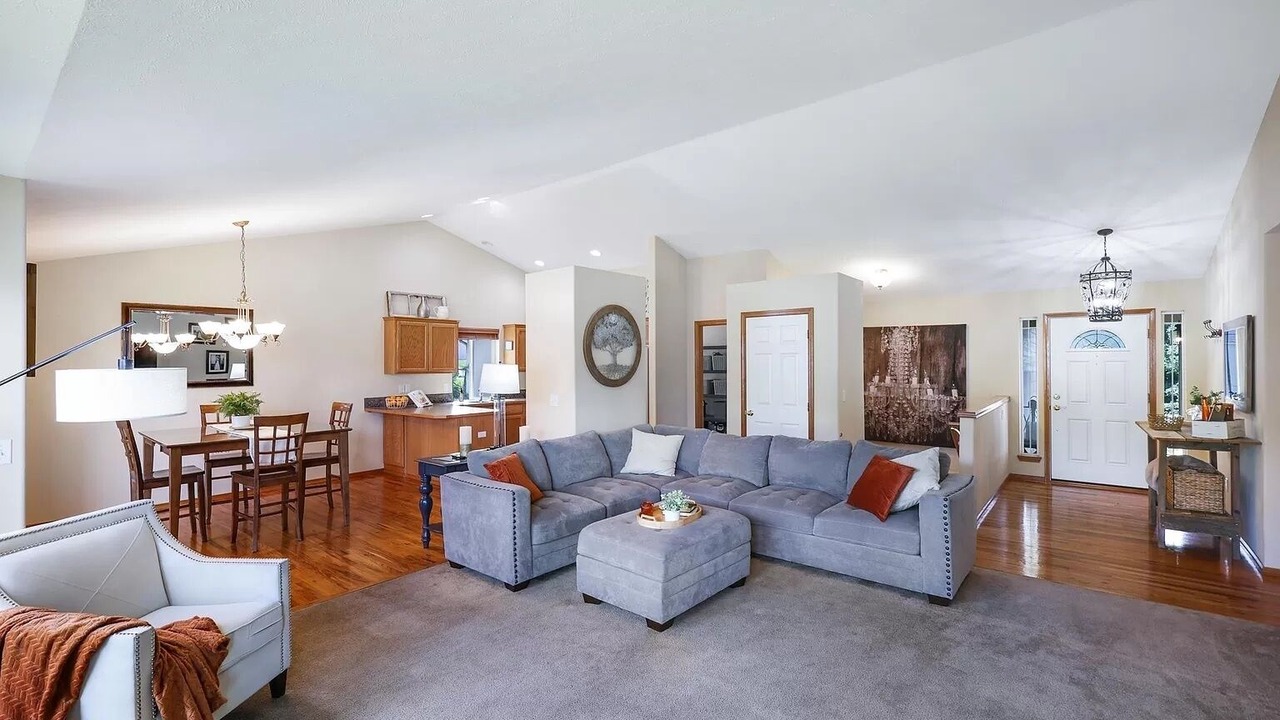 Photo of Livingroom in Colbert