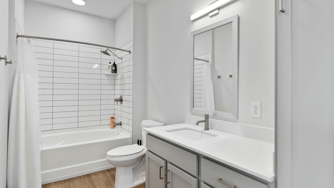 Photo of Bathroom in Lockerbie Square