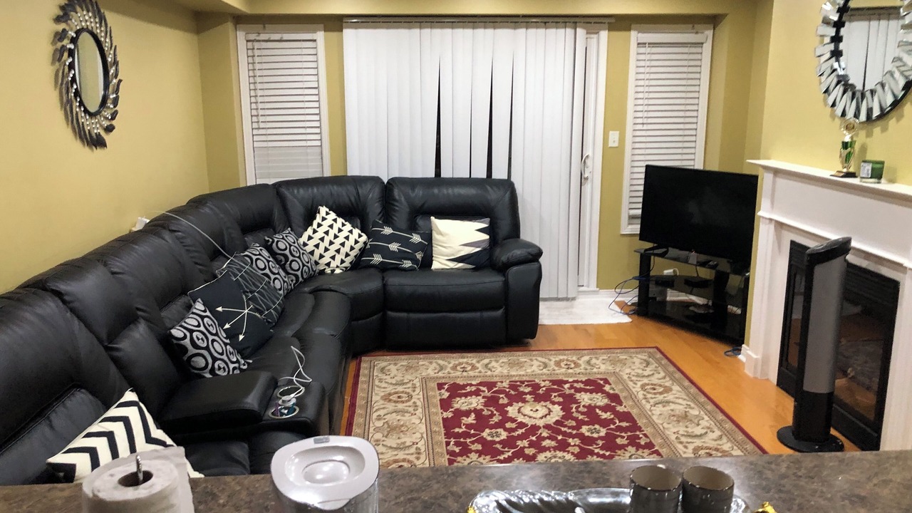 Photo of Livingroom in Clairlea - Birchmount
