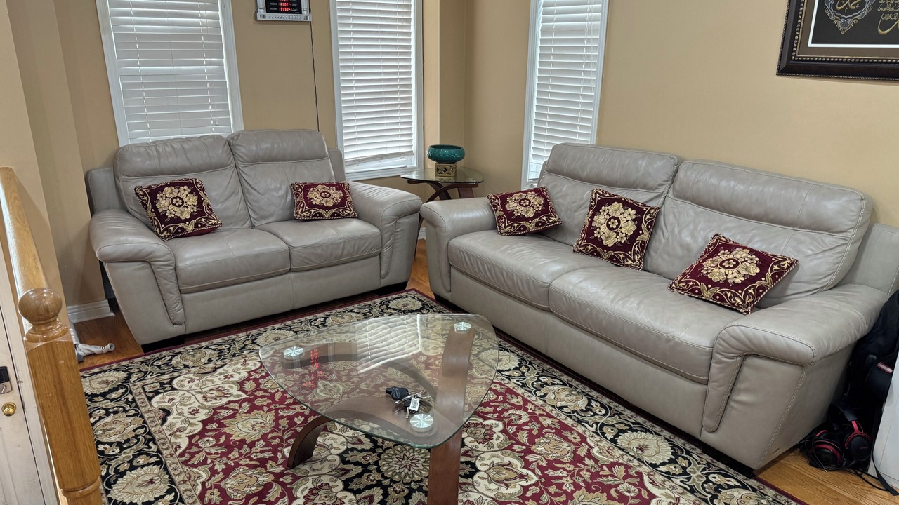 Photo of Livingroom in Clairlea - Birchmount