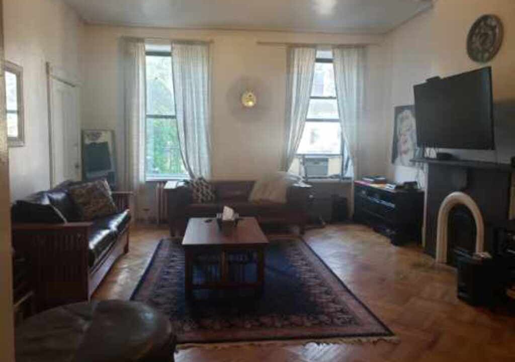 Photo of Livingroom in Ukrainian Village
