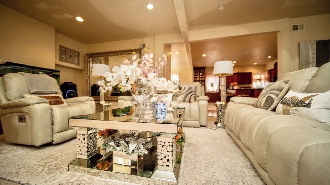 Photo of Livingroom in Roxborough