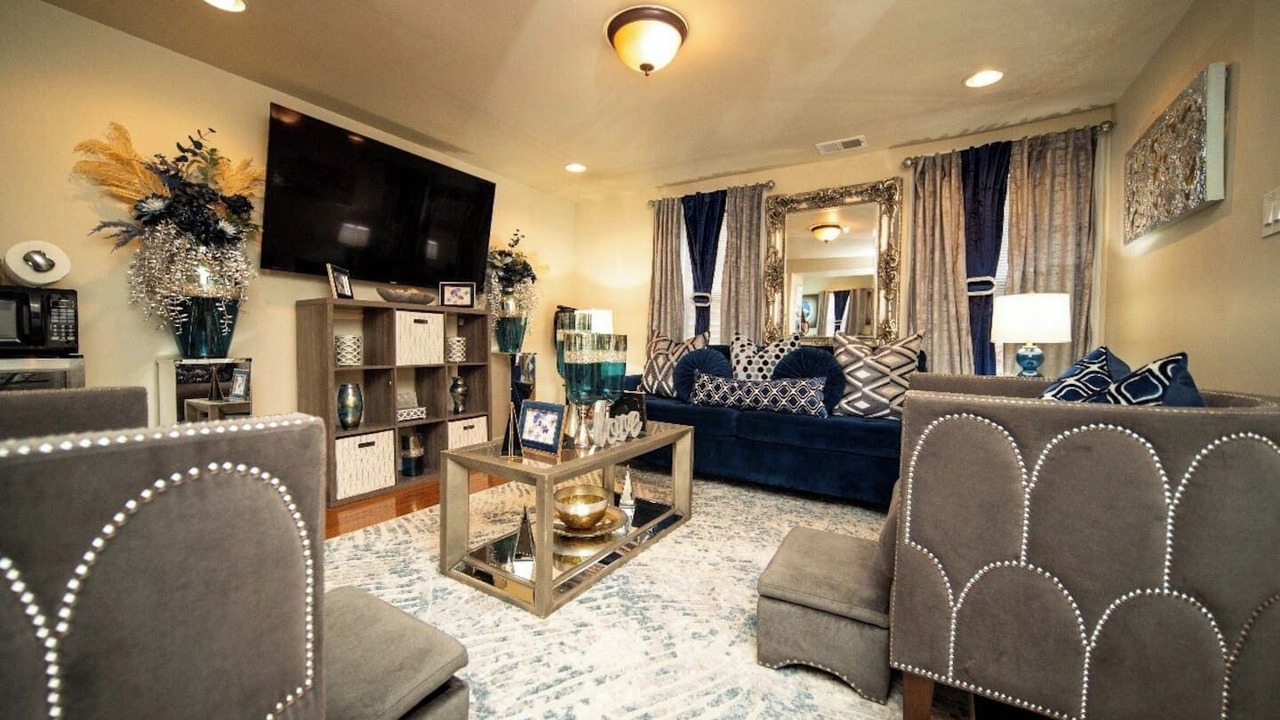 Photo of Livingroom in Roxborough