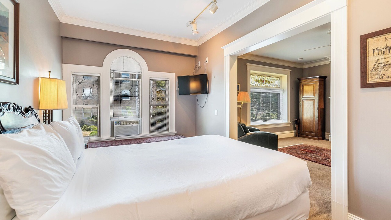 Photo of Others in Capitol Hill