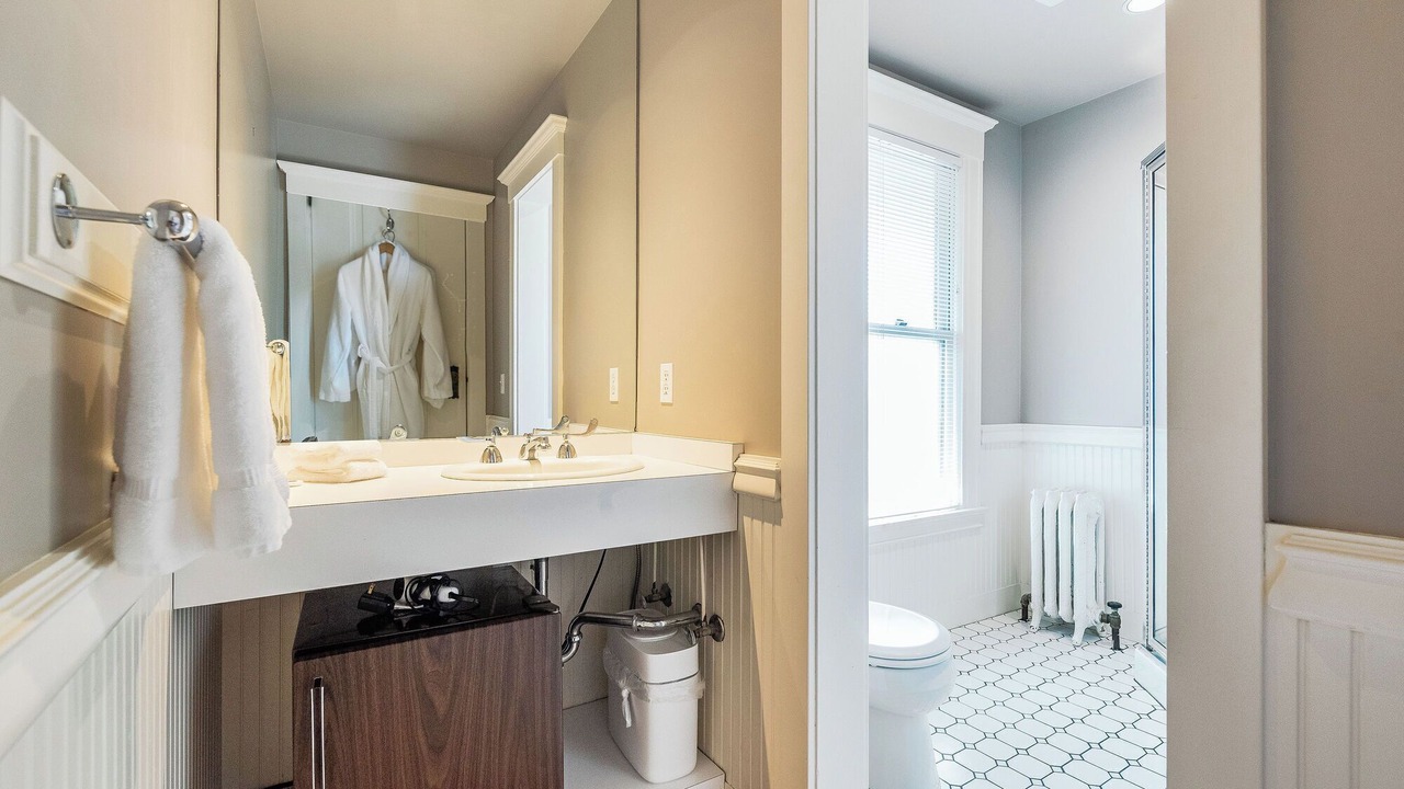 Photo of Others in Capitol Hill