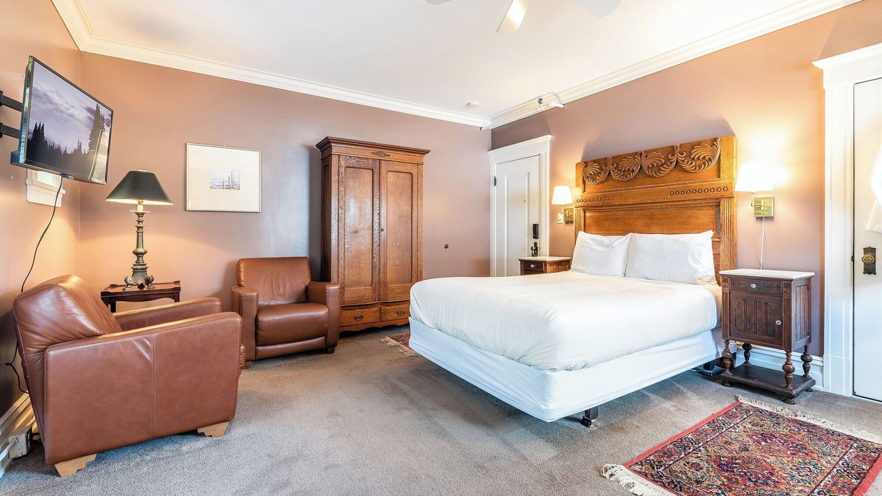 Photo of Others in Capitol Hill