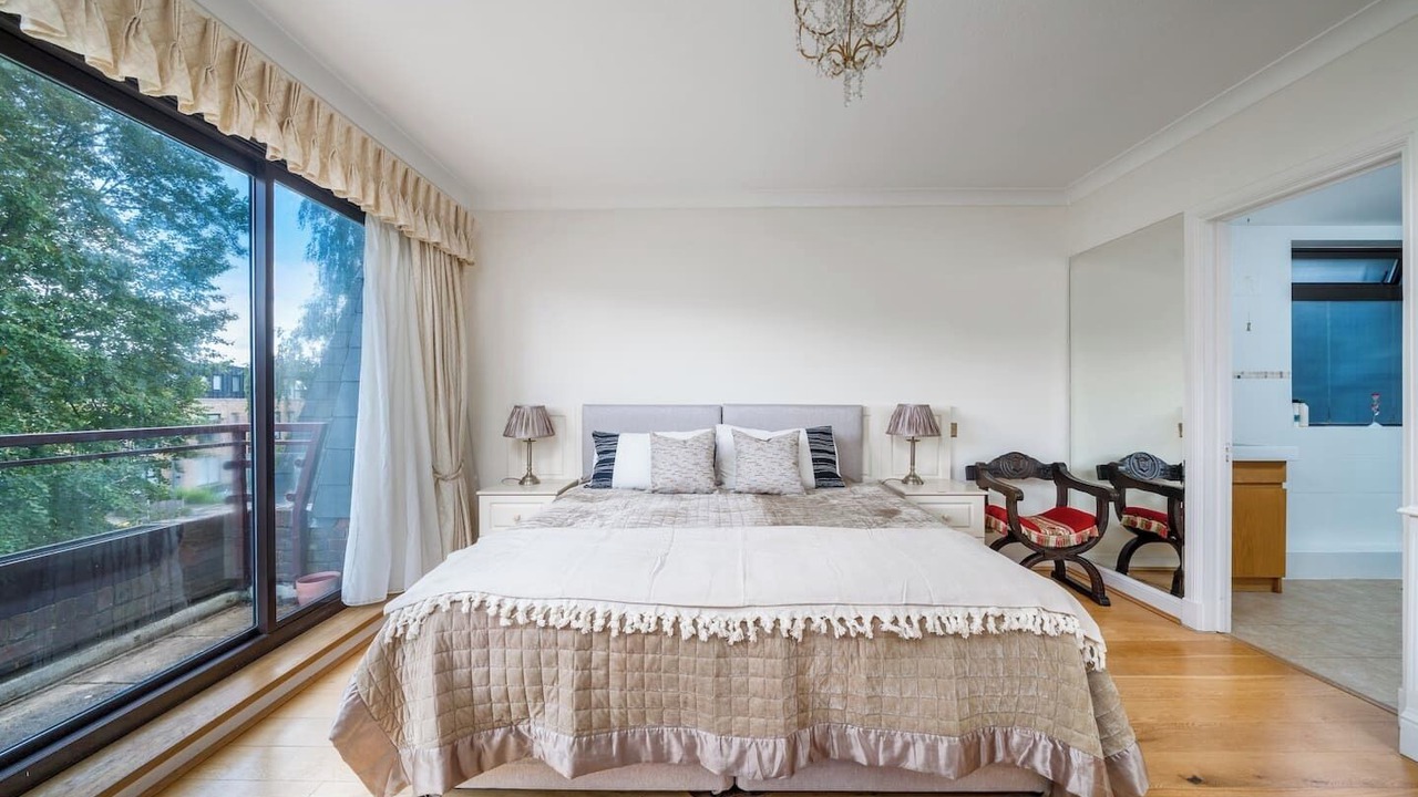 Photo of Others in Whetstone