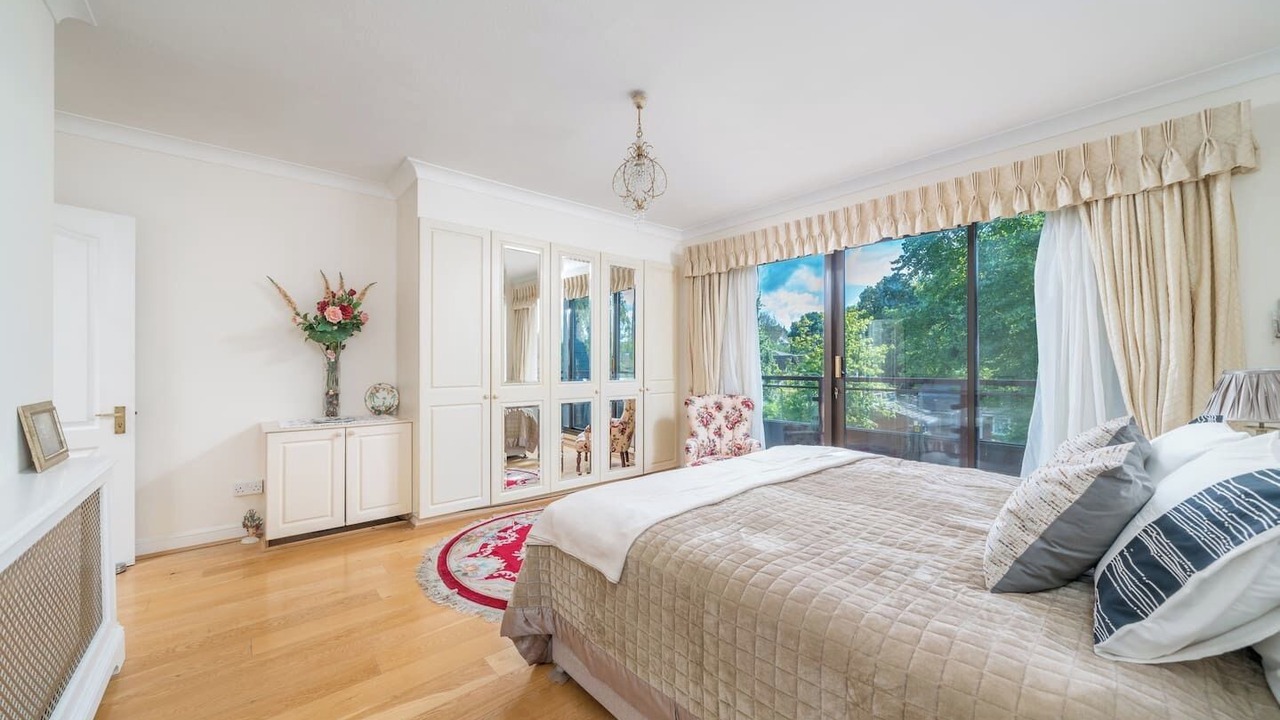 Photo of Others in Whetstone