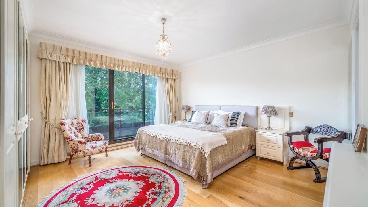 Photo of Others in Whetstone