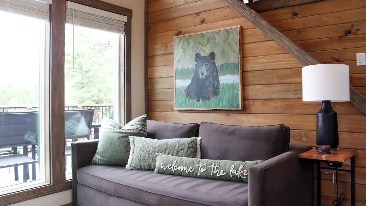 Photo of Livingroom in Clayton