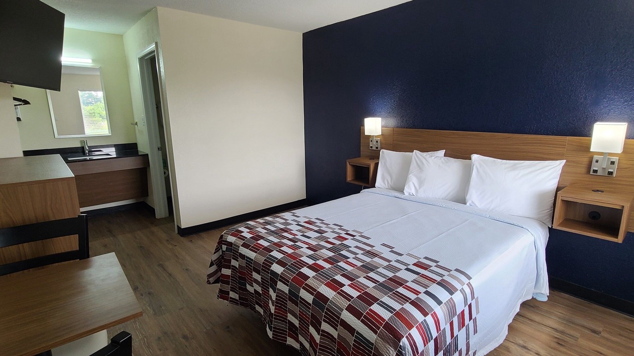 Photo of Bedroom in Peach County