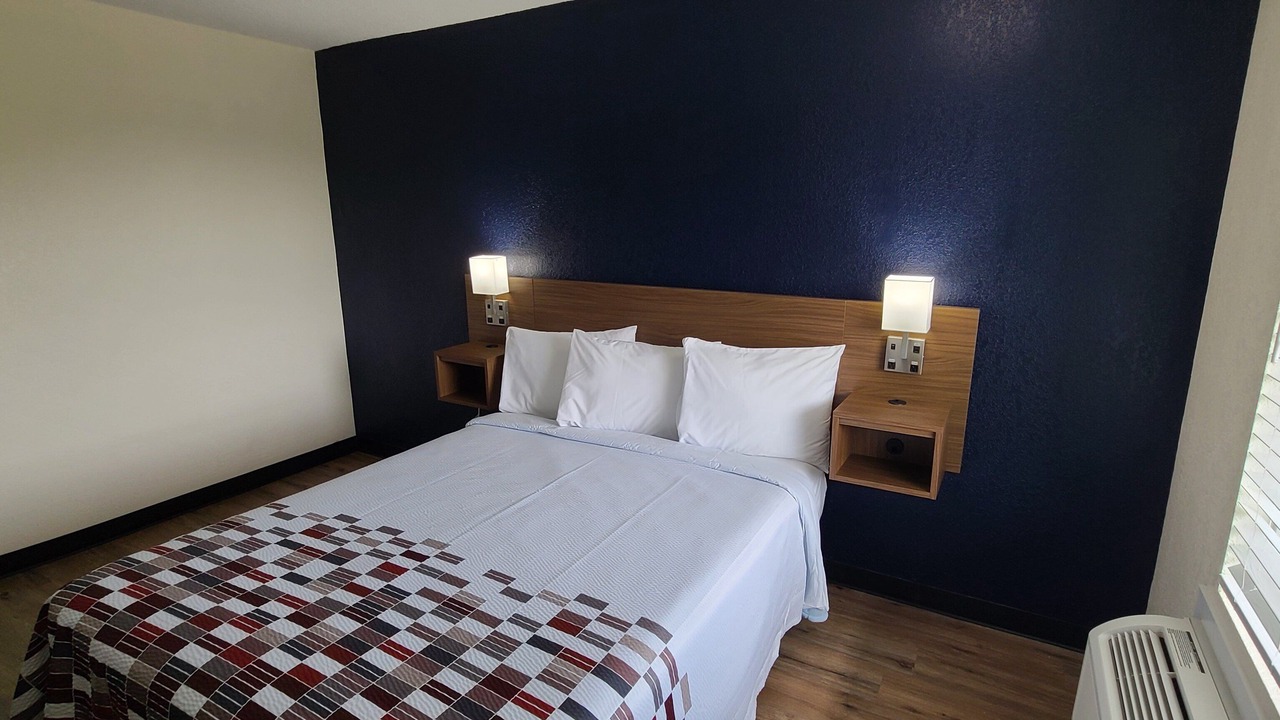 Photo of Bedroom in Peach County