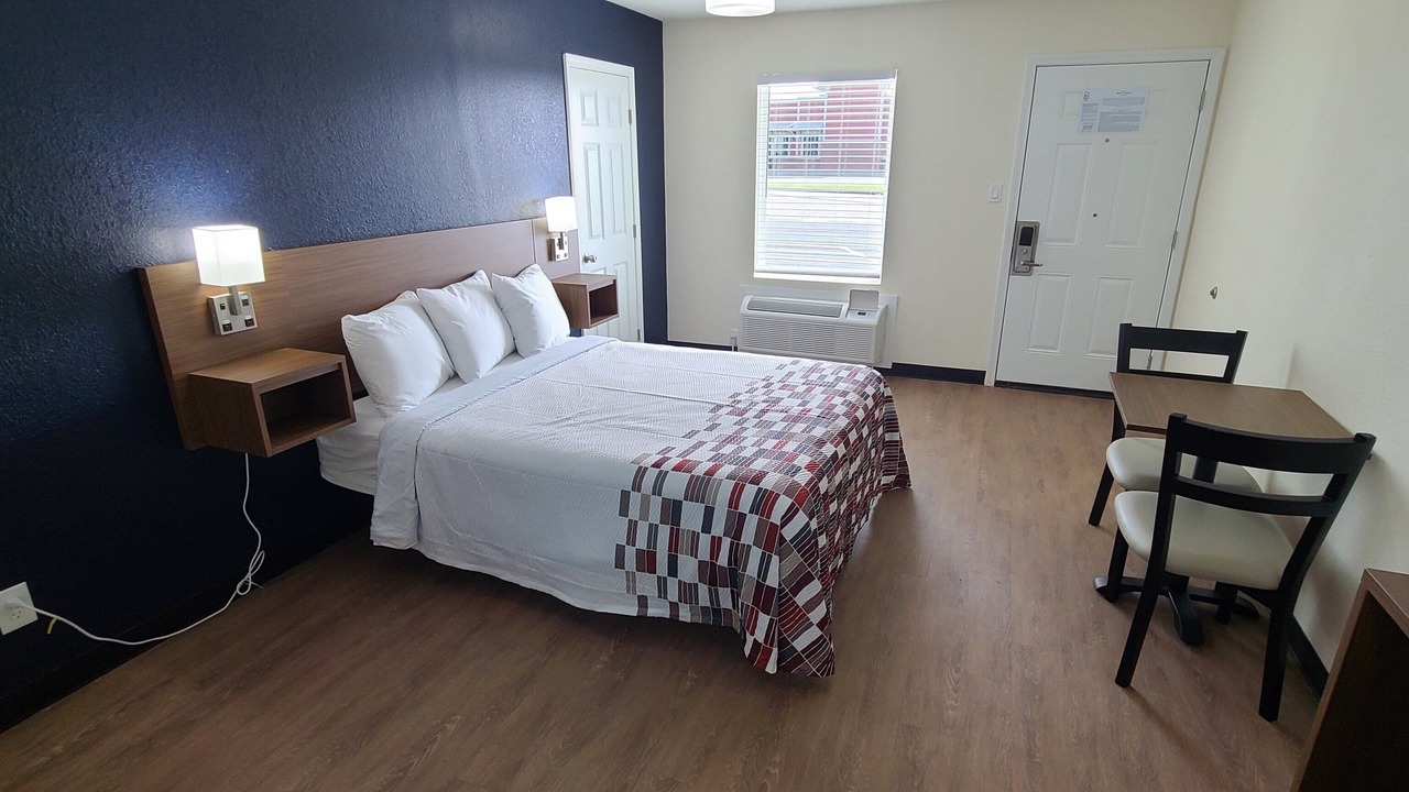 Photo of Bedroom in Peach County