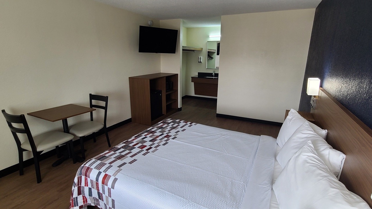 Photo of Bedroom in Peach County