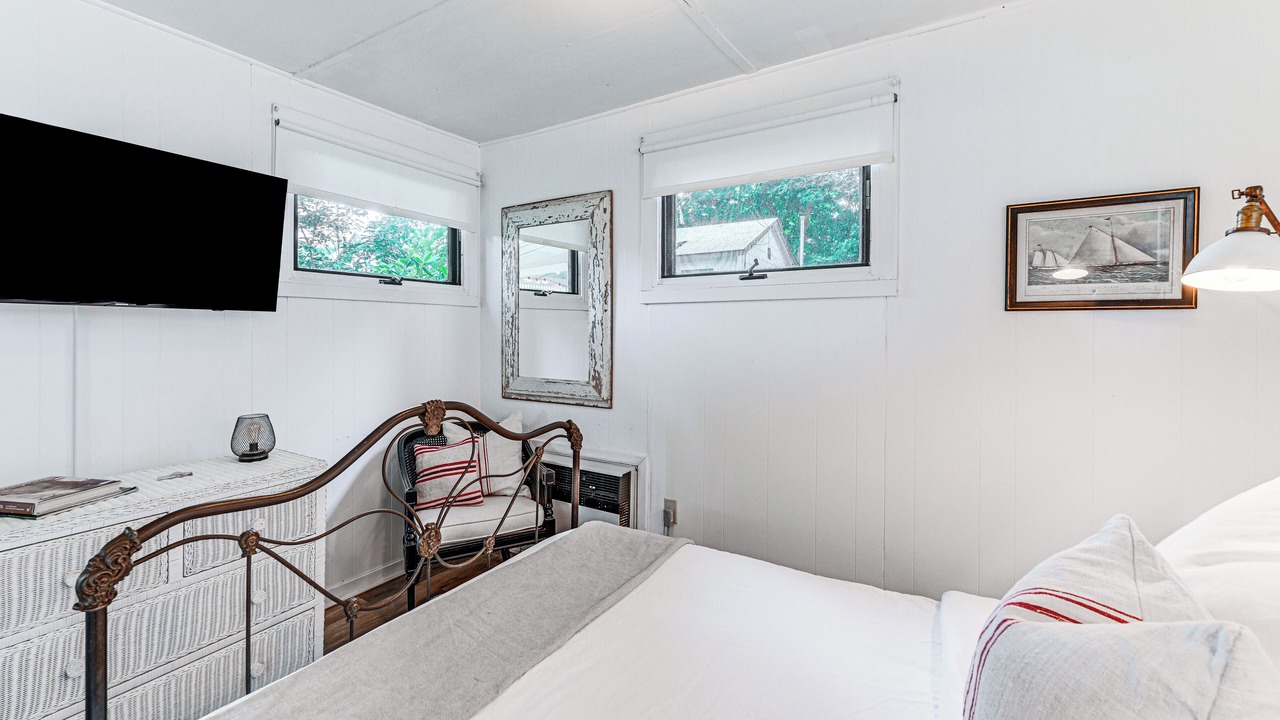 Photo of Others in New Suffolk