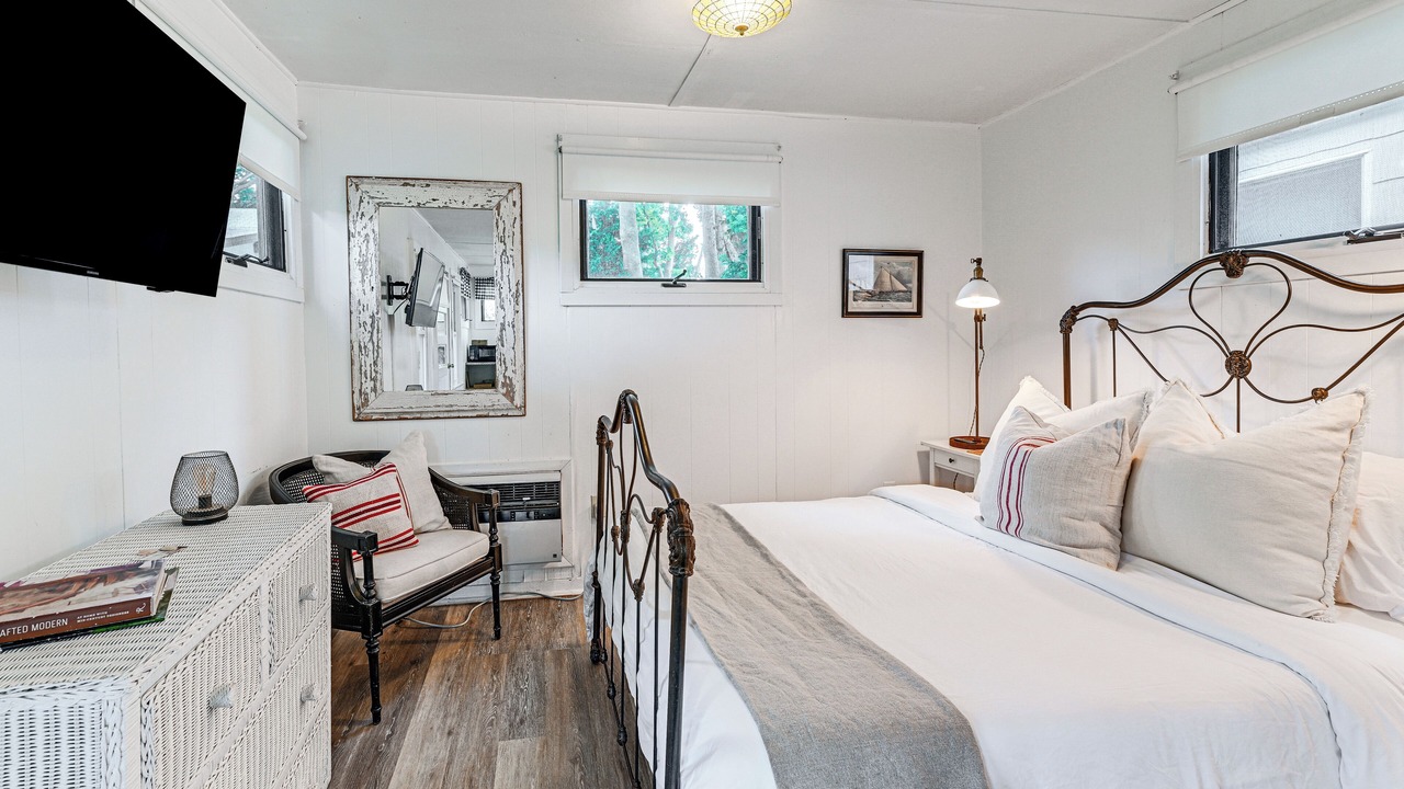 Photo of Others in New Suffolk