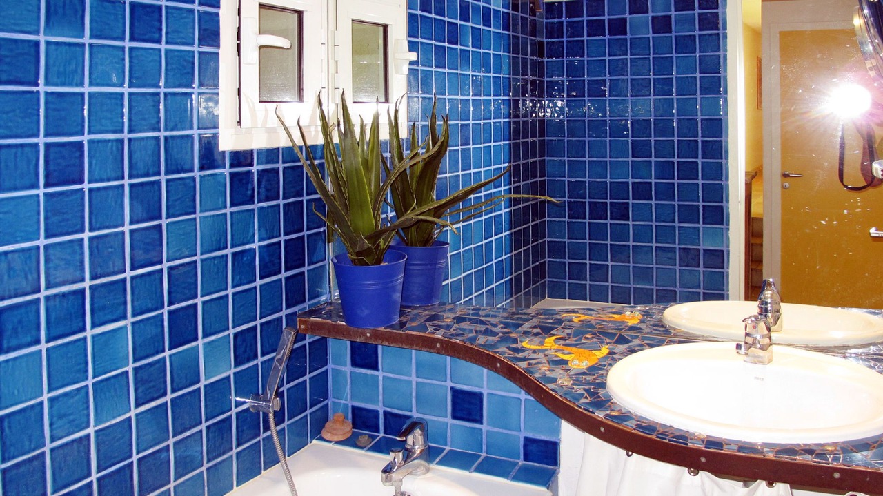 Photo of Bathroom in Hyeres City Centre