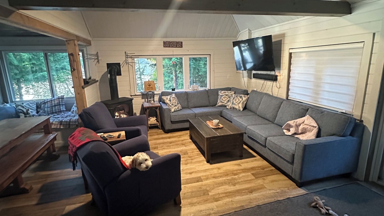 Photo of Livingroom in Haliburton