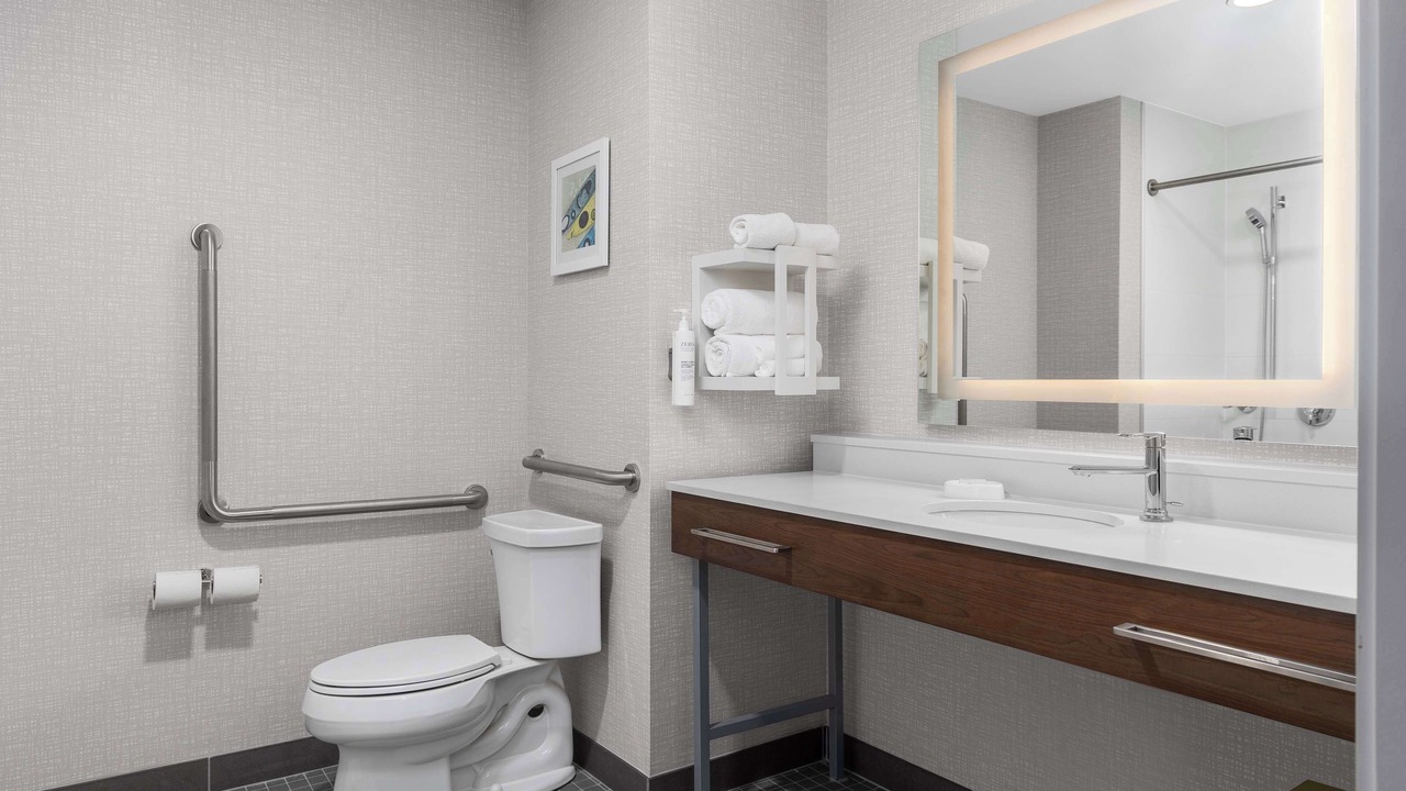 Photo of Bathroom in Mono