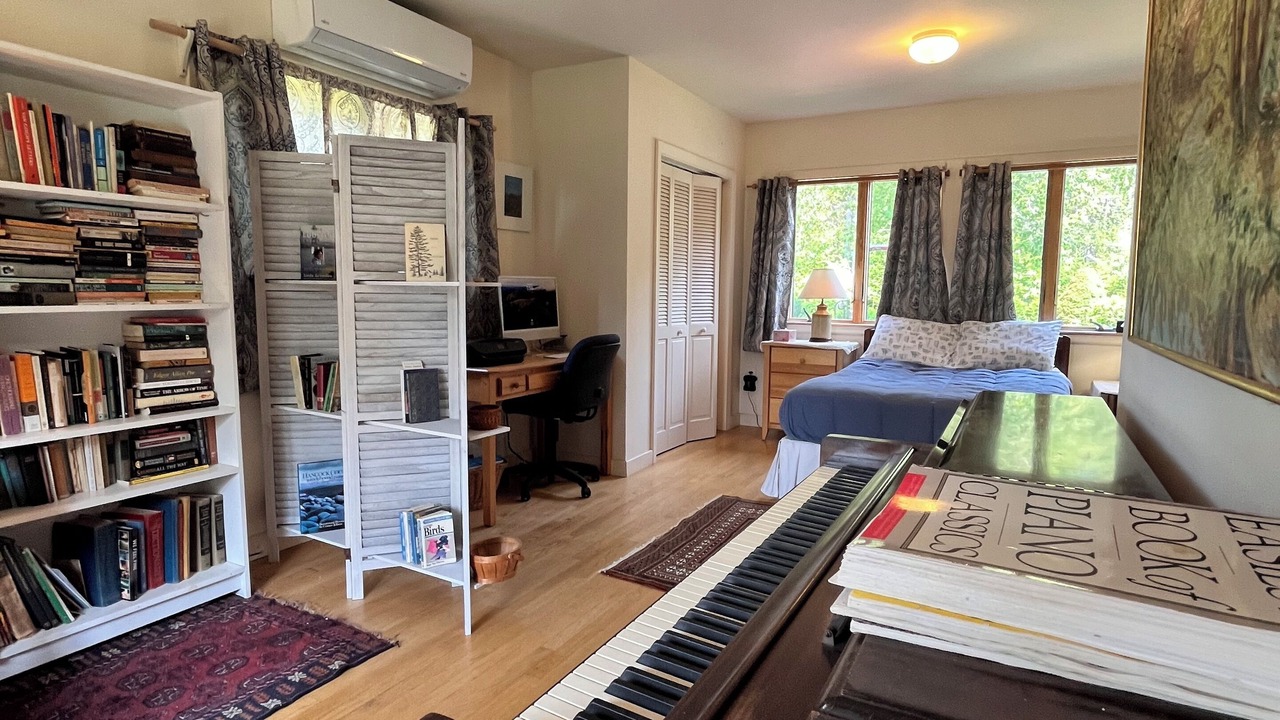 Photo of Bedroom in Surry