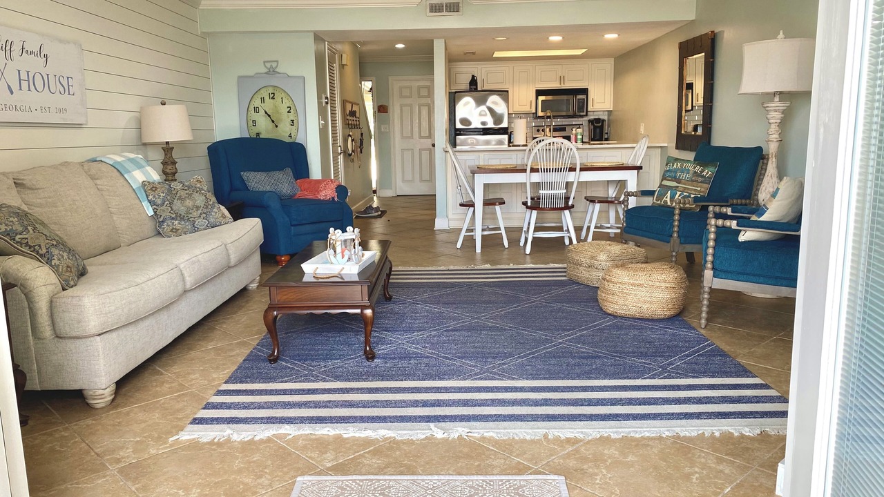 Photo of Livingroom in Lake Park