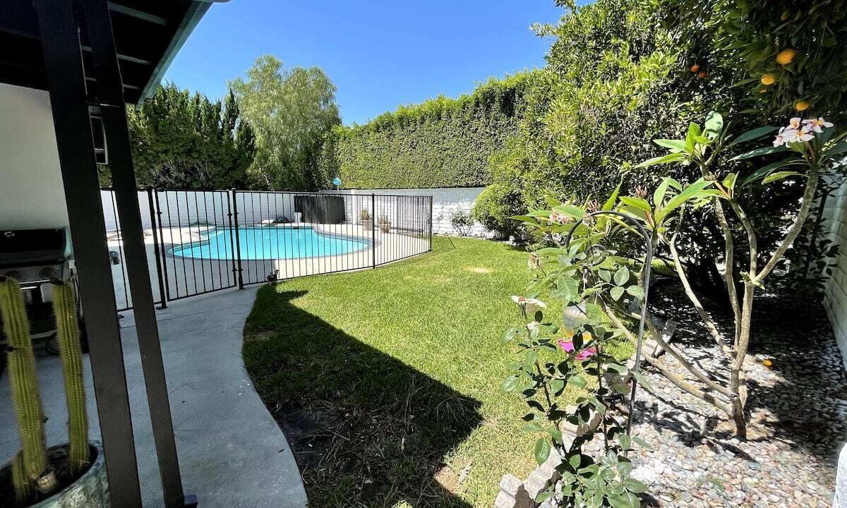 Photo of Outdoor in Canoga Park