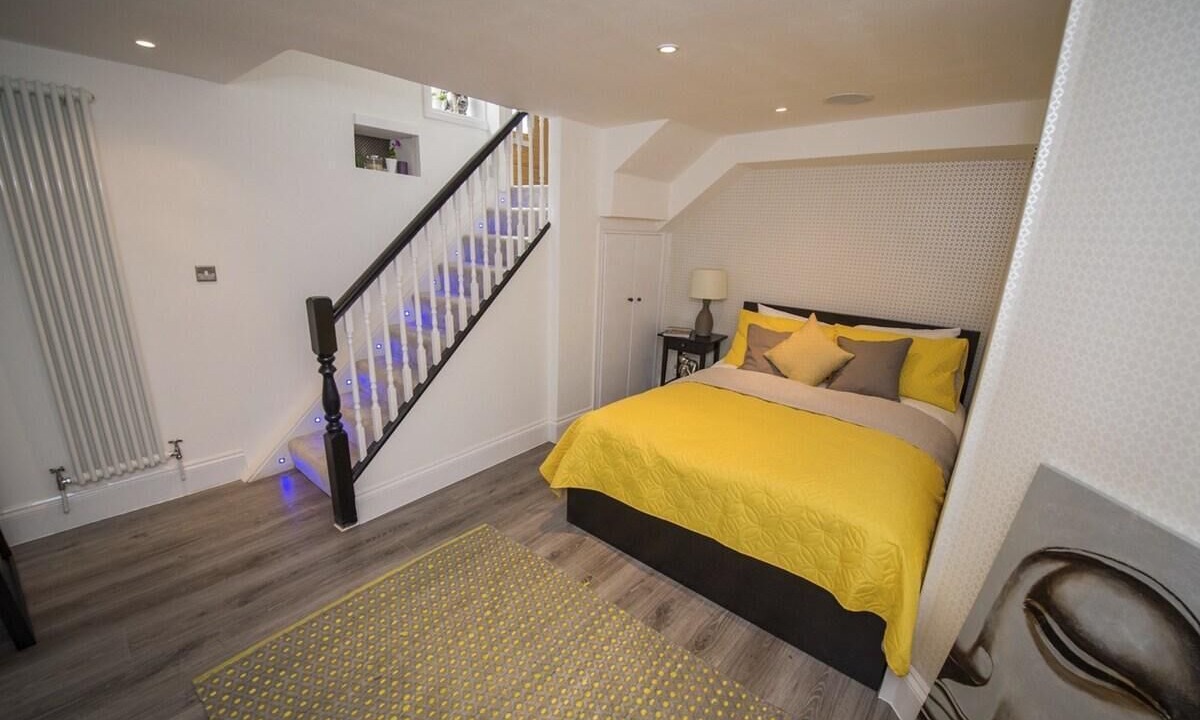 Photo of Others in Ealing Common