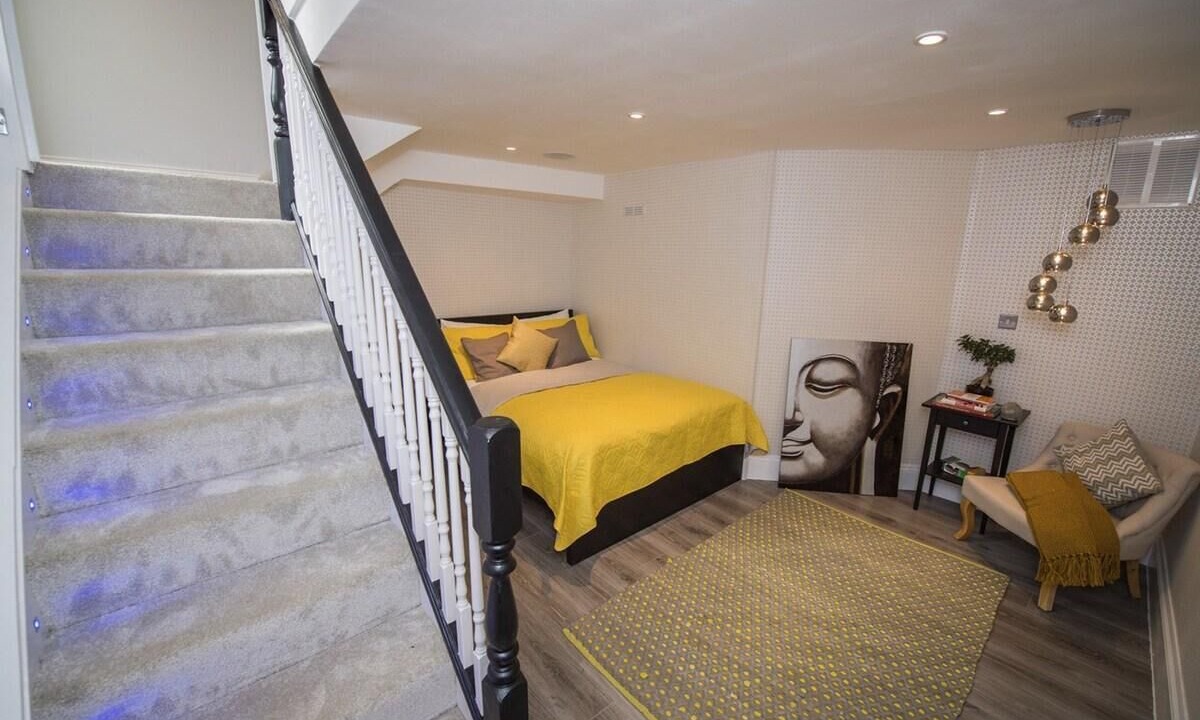 Photo of Others in Ealing Common