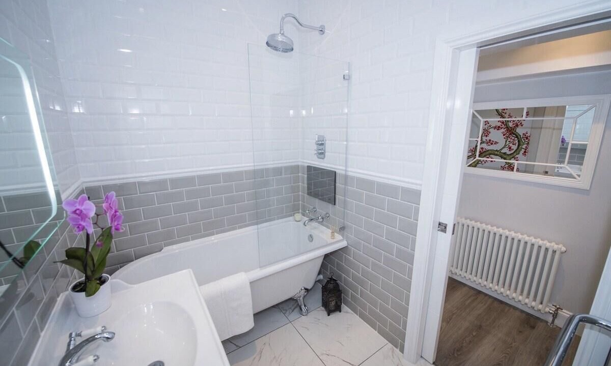 Photo of Others in Ealing Common