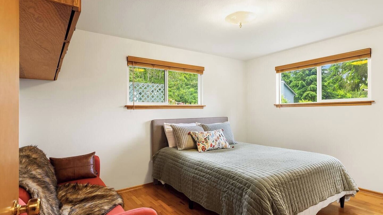 Photo of Others in White Center