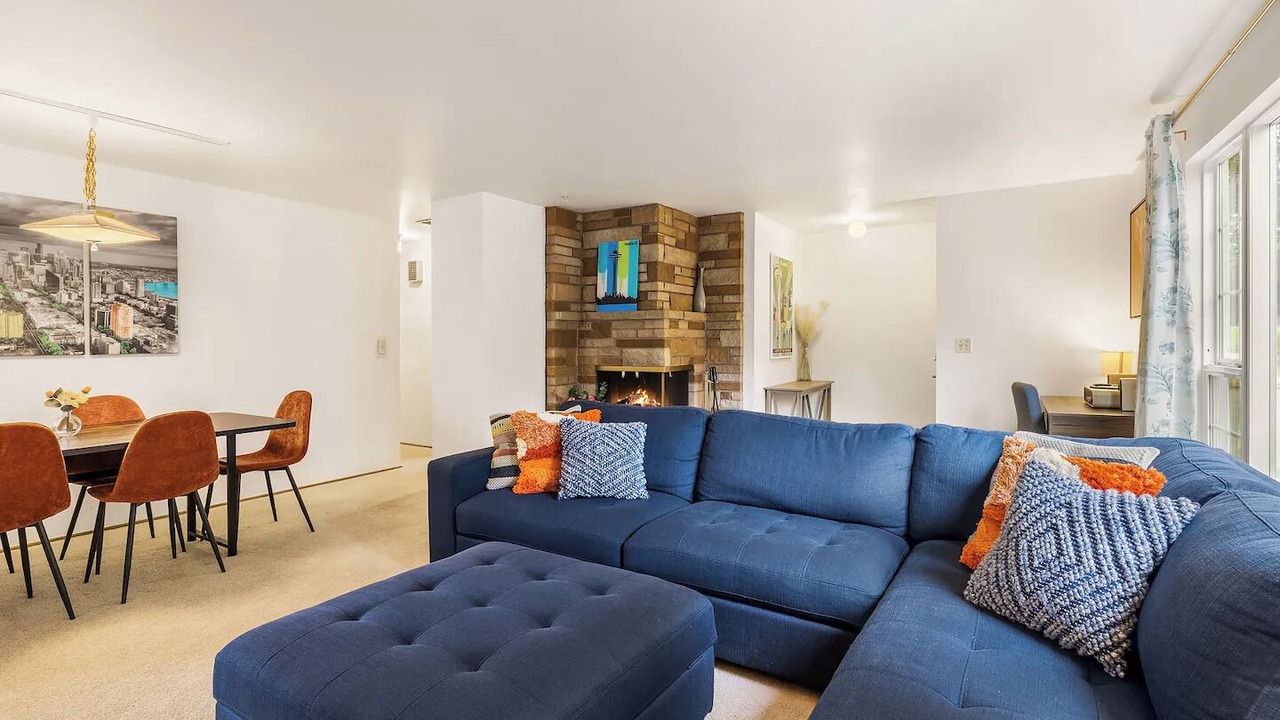 Photo of Livingroom in White Center