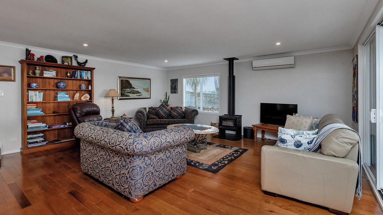 Photo of Others in One Tree Point