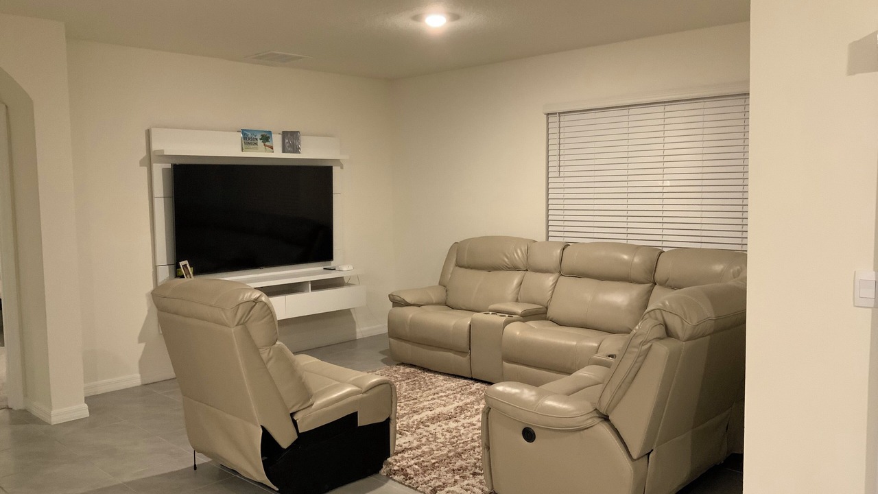 Photo of Livingroom in Wesley Chapel