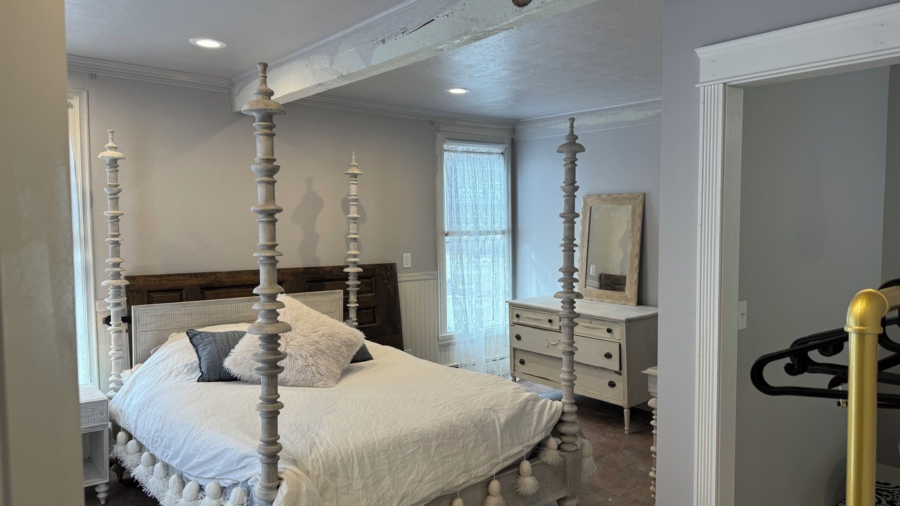Photo of Bedroom in Historic District