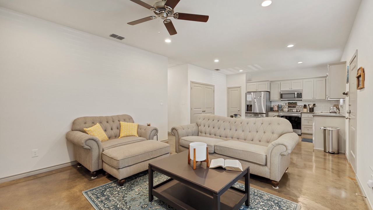 Photo of Livingroom in Lindale