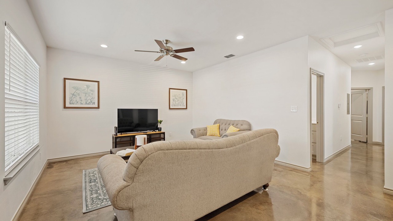 Photo of Livingroom in Lindale