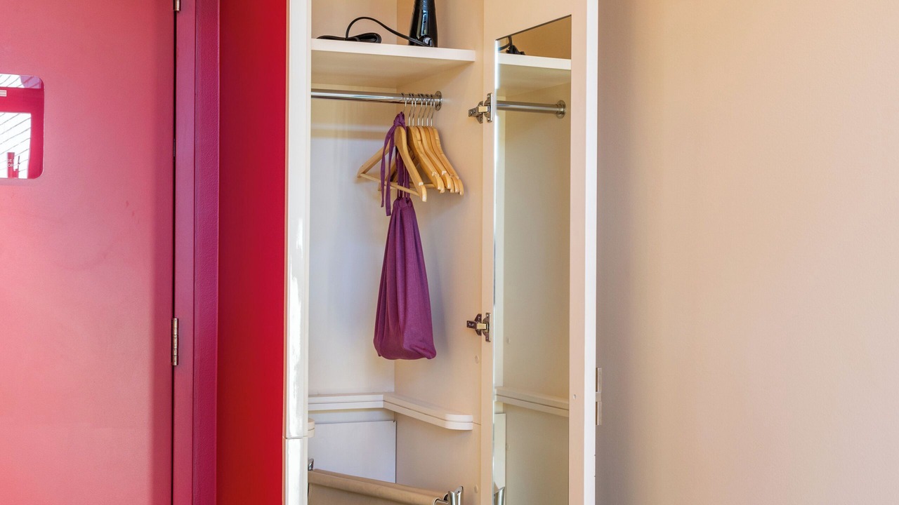 Photo of Bedroom in Neartown