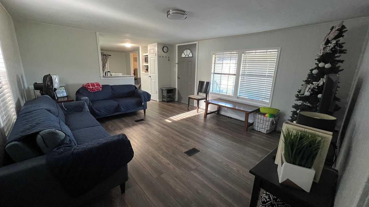 Photo of Livingroom in Pledger